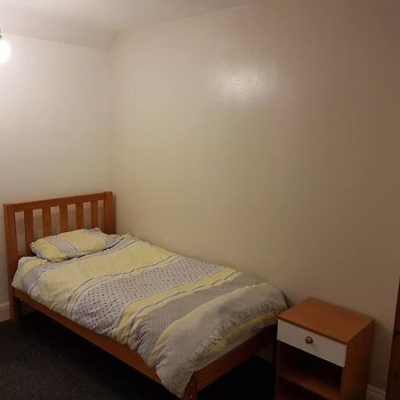 Two Bedroom Maisonette Close Towarwick Uni Coventry Exterior foto