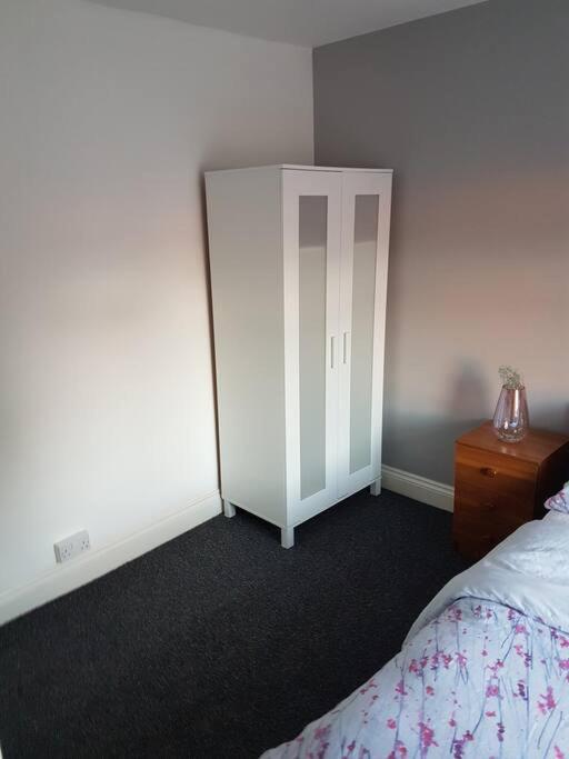 Two Bedroom Maisonette Close Towarwick Uni Coventry Exterior foto